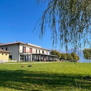 Lake Como Beach Hostel Italia