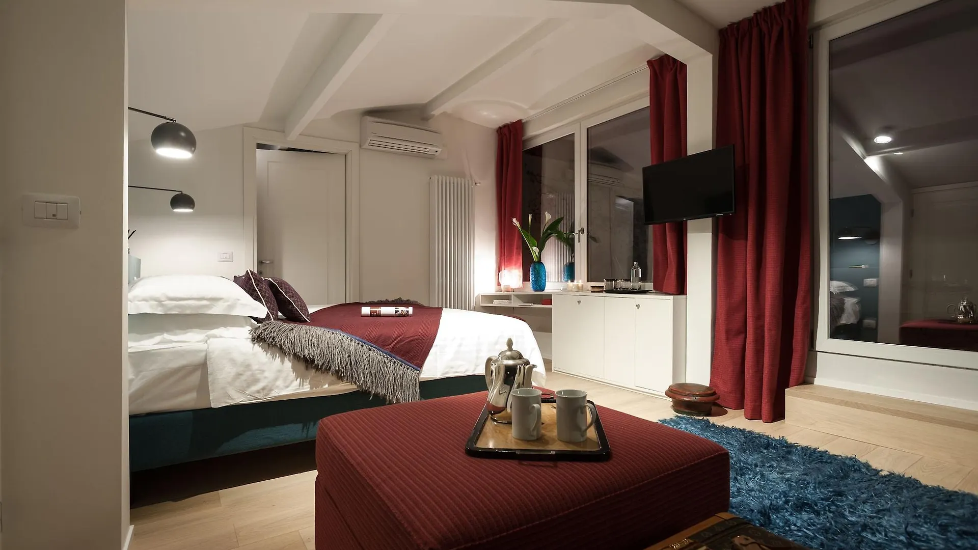 *** Couette-café B&B Lorena Suites Florence Italie