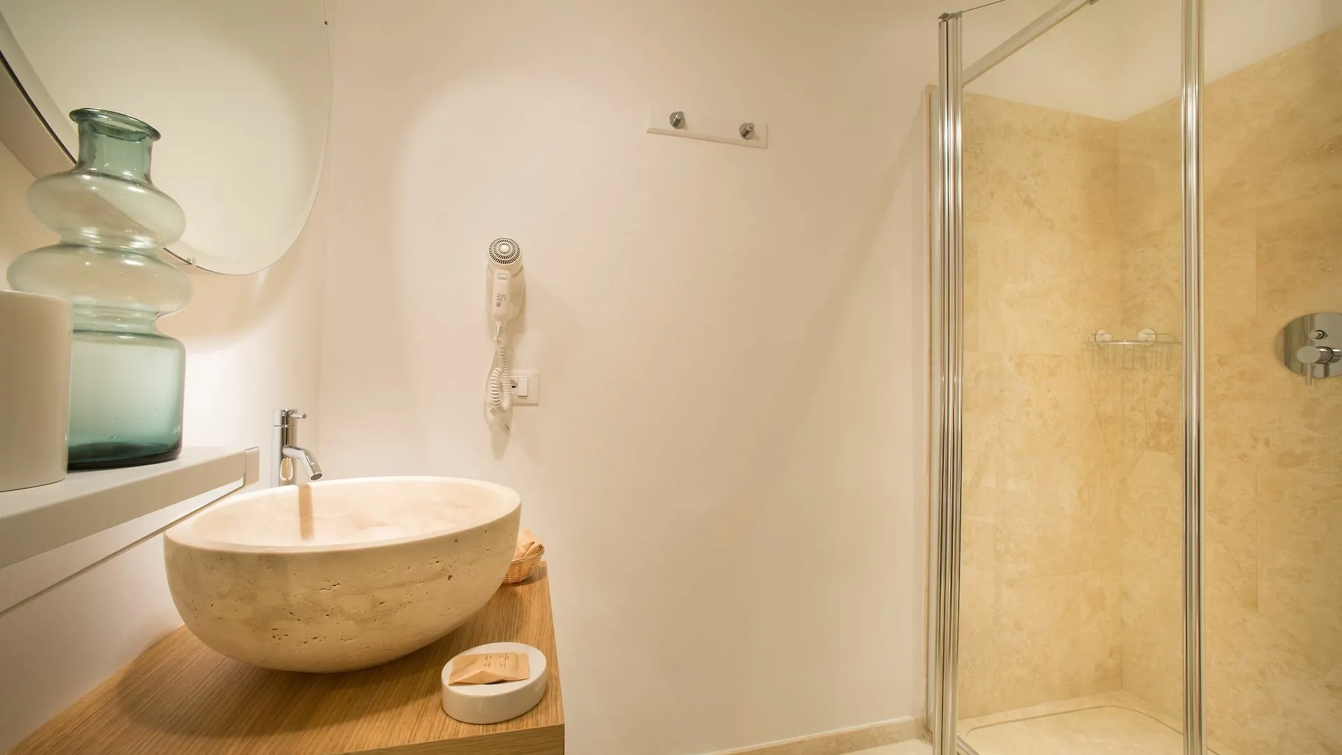 *** Couette-café B&B Lorena Suites Florence Italie